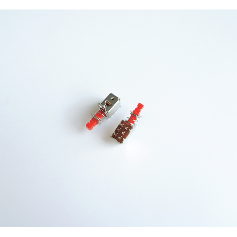 Малък бутон 6pin 22x7x7mm с 2 положения незадържащ жълт H=10mm