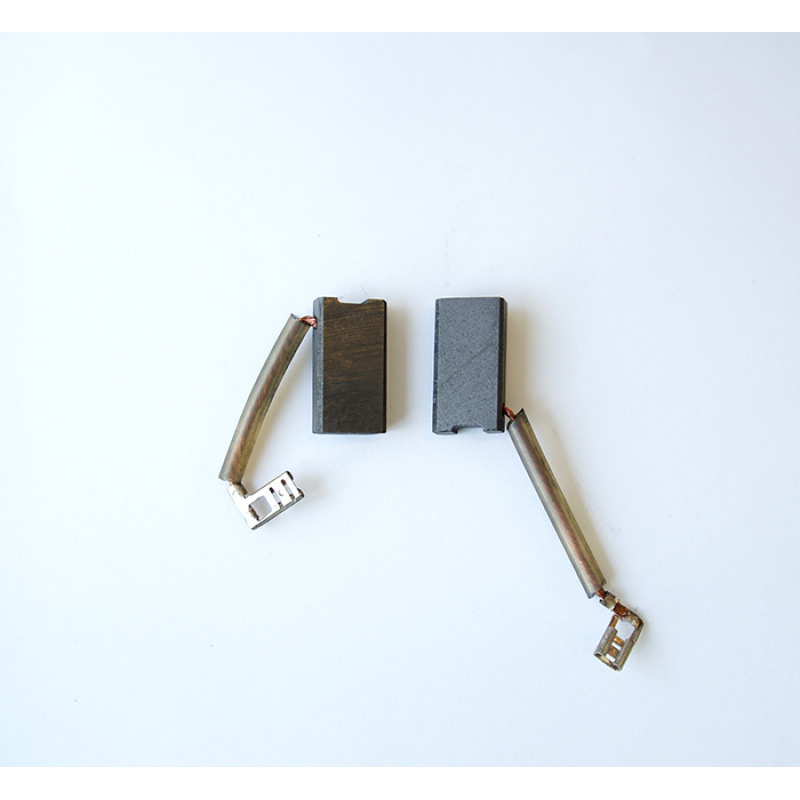 Въглено-графитна четка с канал и извод с накрайник каб.обувка 6,3x12,5x24mm