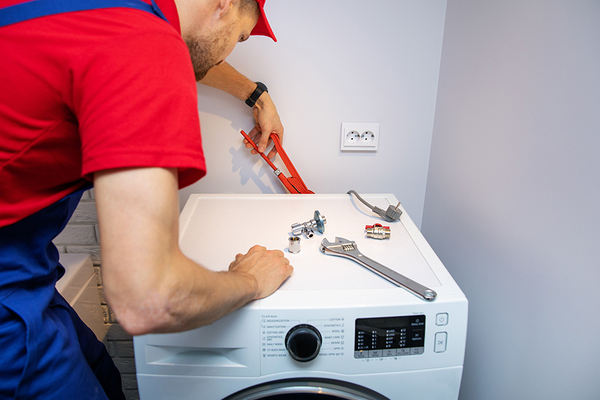 Wie geht man bei der Installation einer Waschmaschine vor?