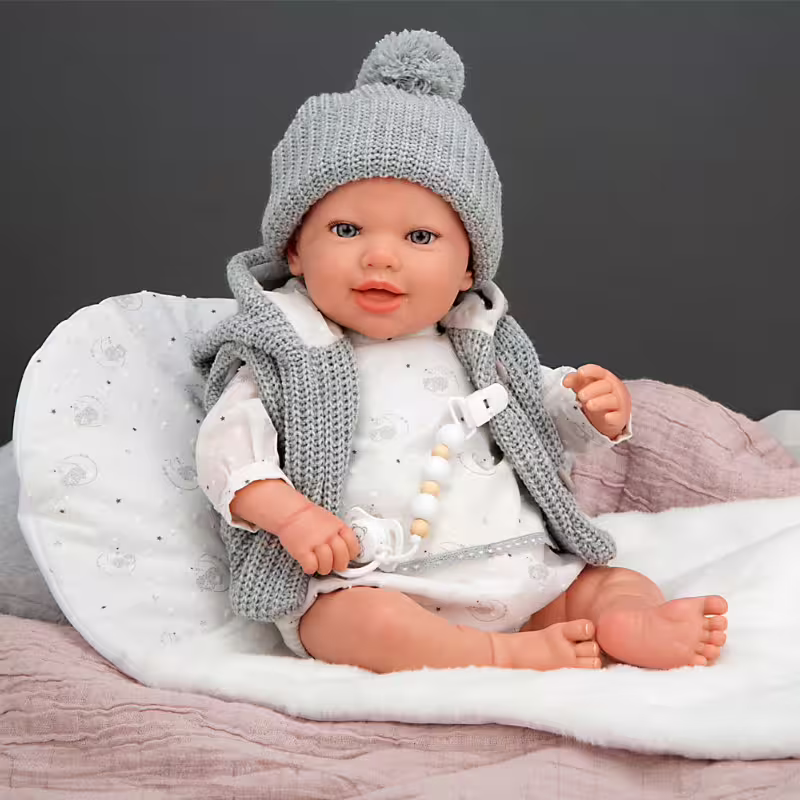 Усмихната кукла-бебе Даниела с възглавничка и аксесоари - 45 см