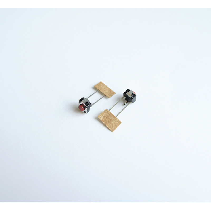 Малък бутон 2pin 6x8,5x5mm незадържащ НО червен 12V 0,05A H=2mm