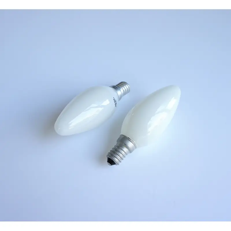 Лампа свещ бяла с цокъл E14 220V 25W/40W