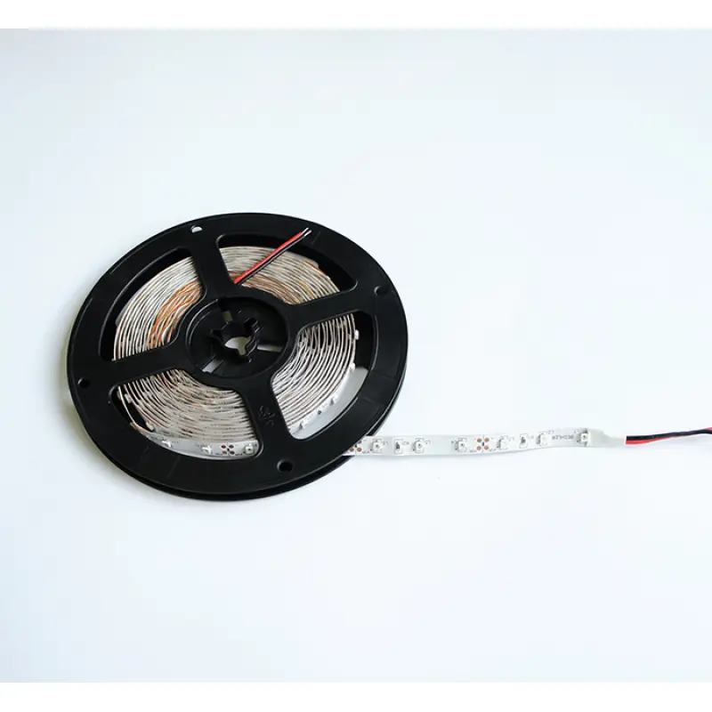 Светодиодна лента с 60 диода IP20 самозалепваща зелена 12V 4,8W