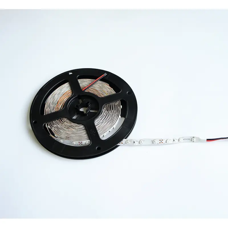 Светодиодна лента с 60 диода IP20 самозалепваща студено бяла 24VDC 14,4W