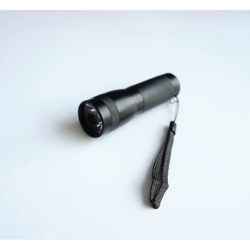 LED фенер, 3xAAA, батерии, фокус, 3W