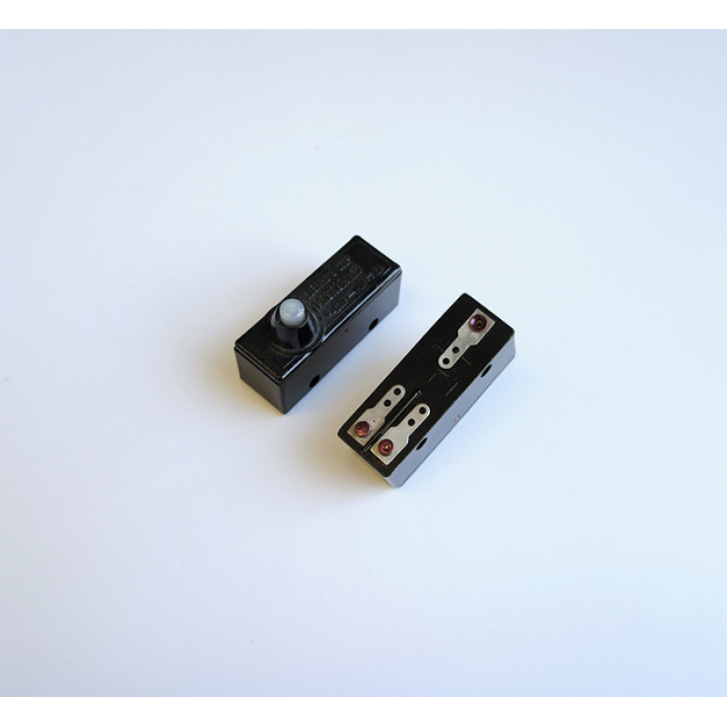 Ключ МП2102 незадържащ НО черен 660V 16A