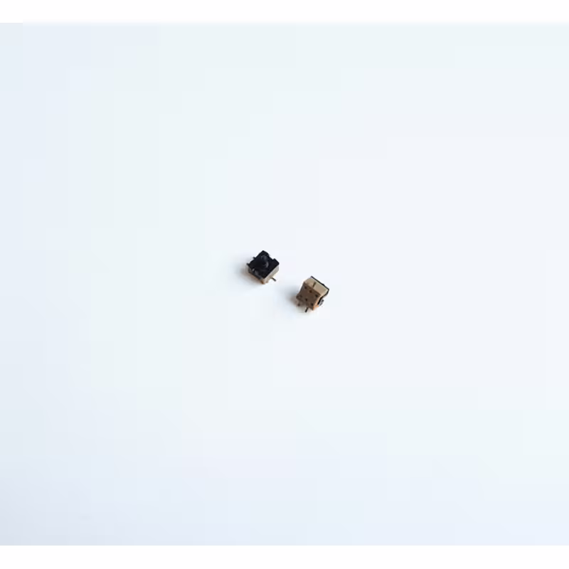 Малък бутон 3pin 3,5x3,5x2mm незадържащ НО черен H=1mm