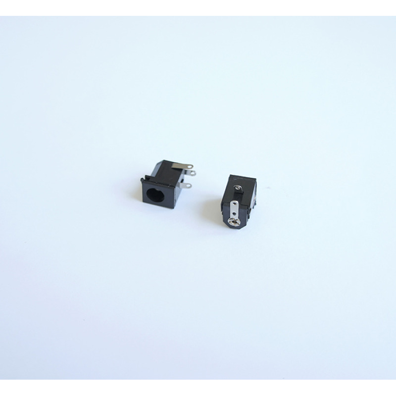 Букса захранваща за панелен монтаж 5,5x2,5mm(м)