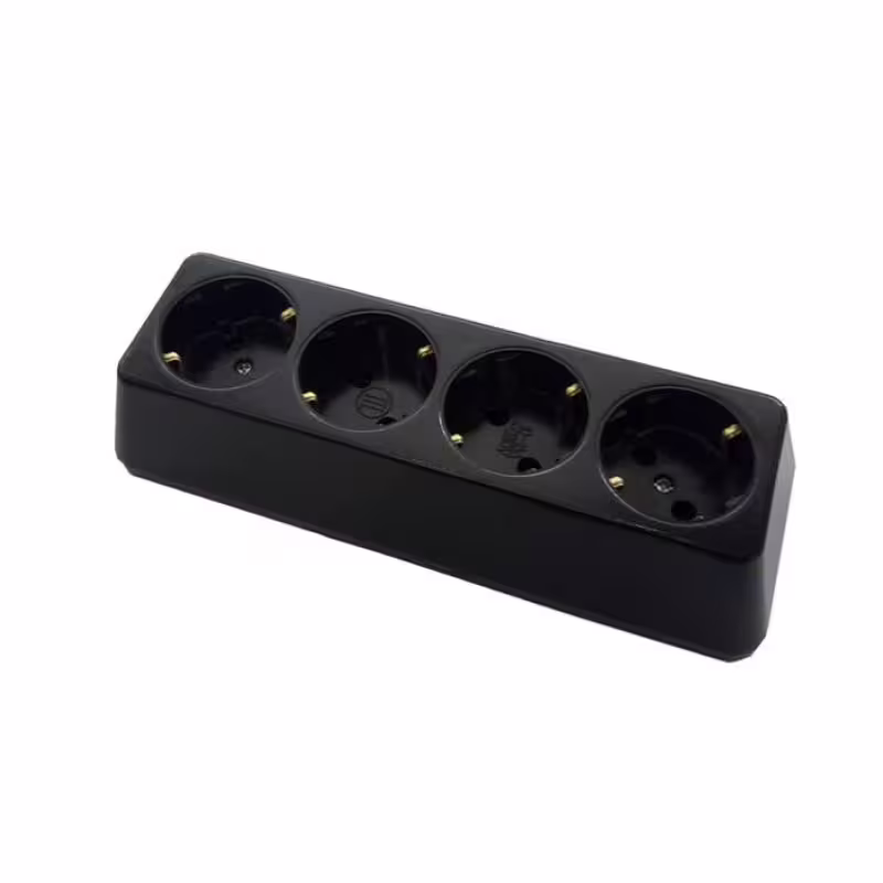 Българска разклонителна кутия затворена 4-ка без кабел 220V 16A