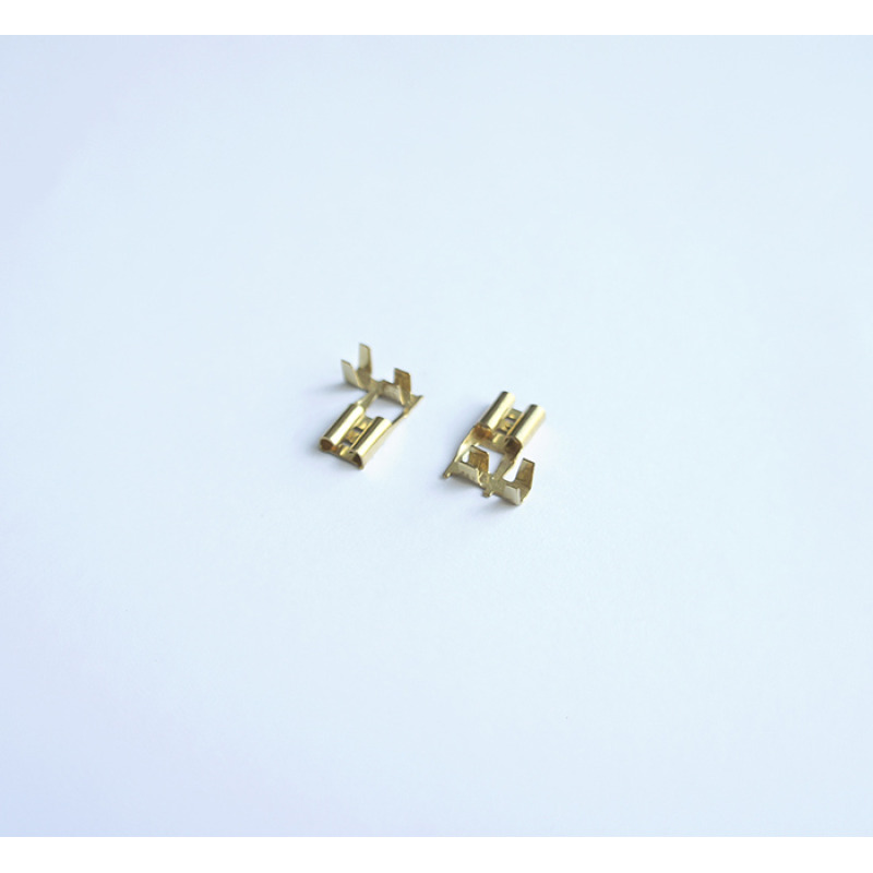 Кабелна обувка ъглова женска за фар метална 6,3mm/1,5mm2