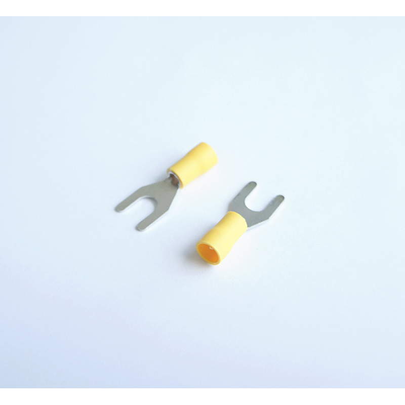 Кабелно ухо тип вилка с изолация жълто 6mm/4mm2