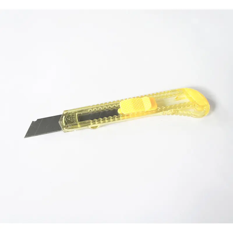 Макетен нож за рязане с 7 резеца 150mm