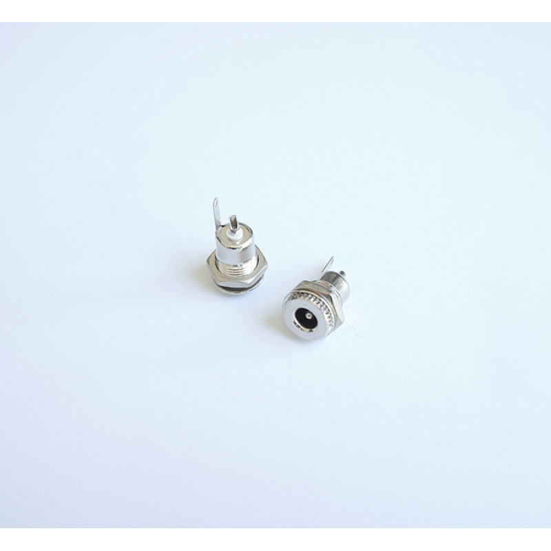 Букса захранваща за панелен монтаж метална 5,5x2,5mm(м)