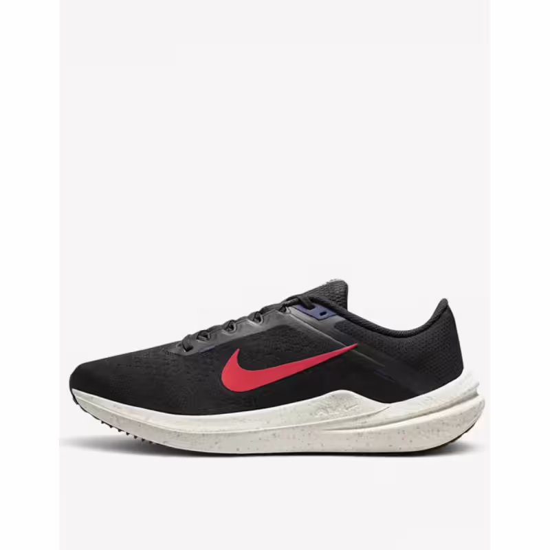 NIKE Air Winflo 10 Black / White
