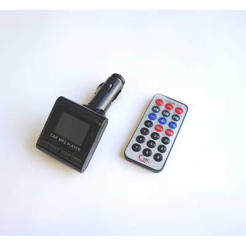 Автомобилен трансмитер с голям дисплей 12V-24V с вход за USB/MC