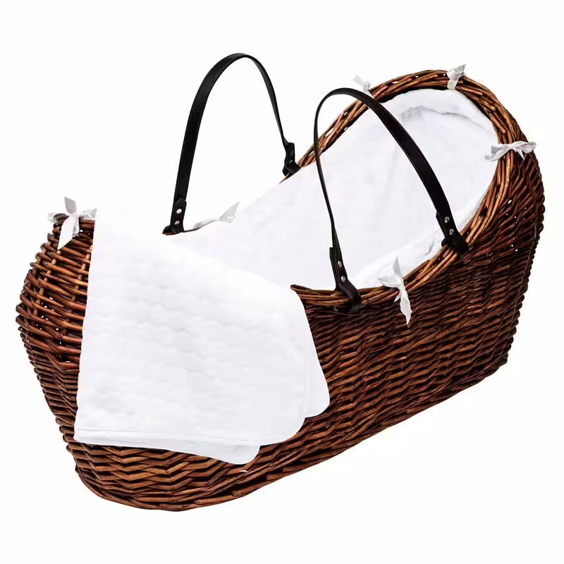 Плетено бебешко кошче - кафяво